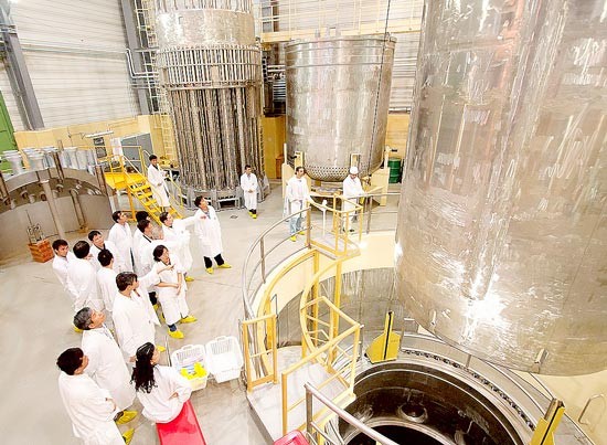 Vietnamese experts attend in a training course at Pak nuclear power plant in Hungary (Photo: SGGP)